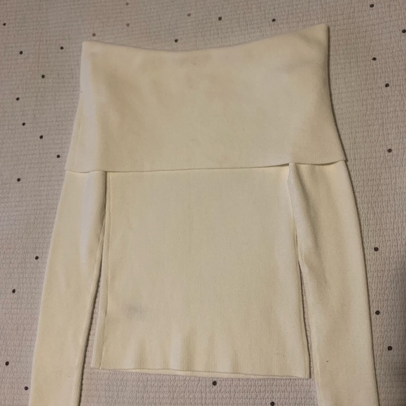 Wilfred Tops - Elegant Wilfred Aritzia off-the-shoulder top